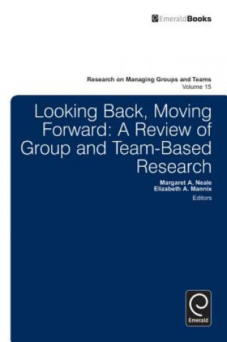 Knjiga Looking Back, Moving Forward Elizabeth Mannix