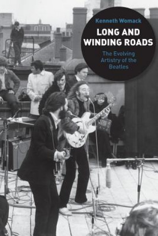 Carte Long and Winding Roads Kenneth Womack