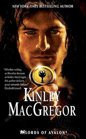 Kniha Knight of Darkness Kinley MacGregor
