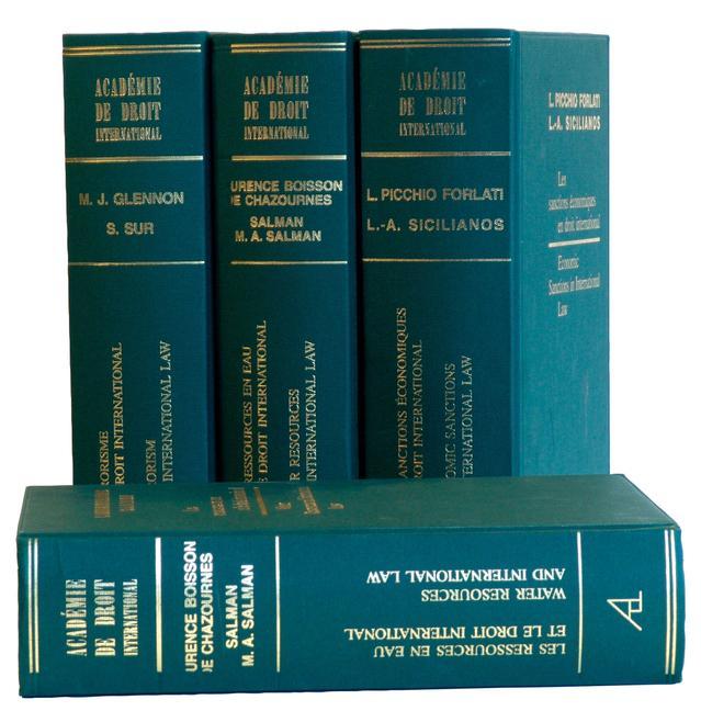 Book Adaptation of Structures and Methods at the United Nations / L'adaptation des structures et methodes des Nations Unies Daniel Bardonnet