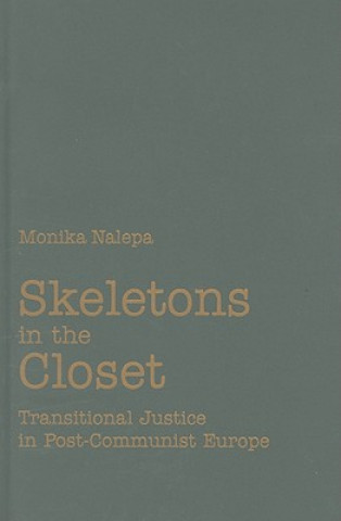 Könyv Skeletons in the Closet Monika Nalepa