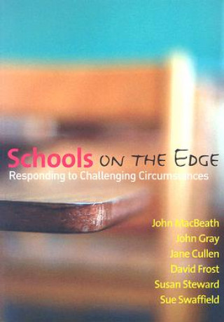 Kniha Schools on the Edge J Macbeath