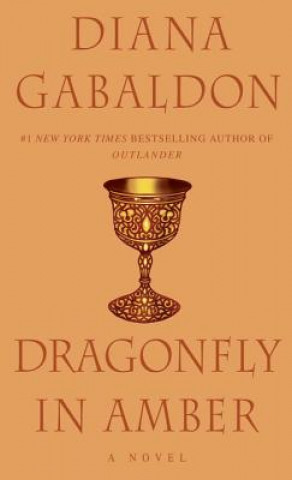 Könyv Dragonfly in Amber Diana Gabaldon
