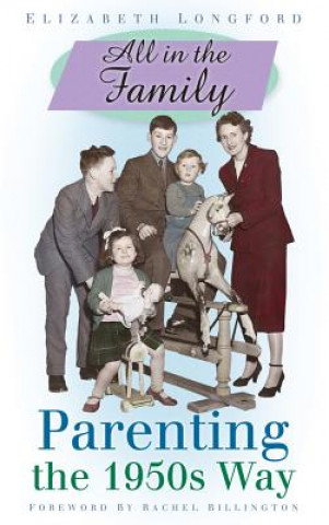 Kniha All in the Family Elizabeth Longford