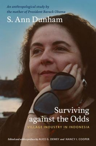 Knjiga Surviving against the Odds S Ann Dunham