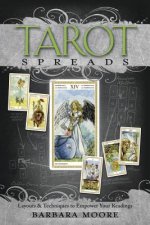 Könyv Tarot Spreads Barbara Moore