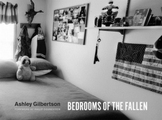 Książka Bedrooms of the Fallen Ashley Gilbertson