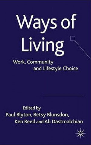 Carte Ways of Living P. Blyton