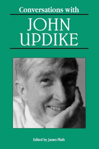 Könyv Conversations with John Updike Thomas Fensch