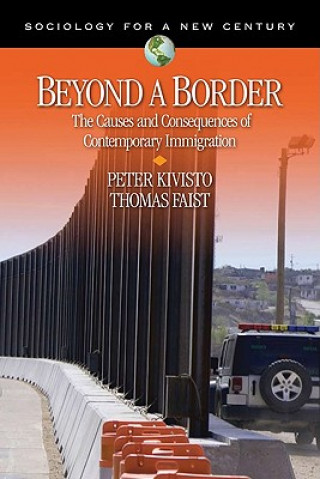 Kniha Beyond a Border Peter J. Kivisto