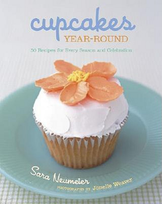 Könyv Cupcakes Year Round Sara Neumeier