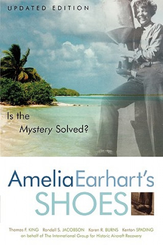 Carte Amelia Earhart's Shoes Karen Ramey Burns