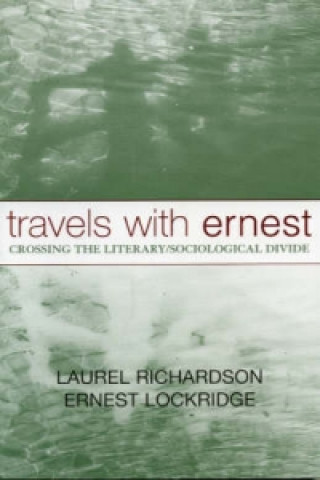 Könyv Travels with Ernest Laurel Richardson