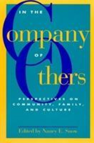 Libro In the Company of Others Virginia Held