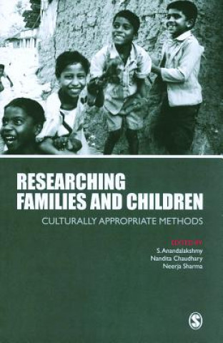 Kniha Researching Families and Children 