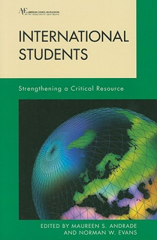 Kniha International Students Maureen Andrade