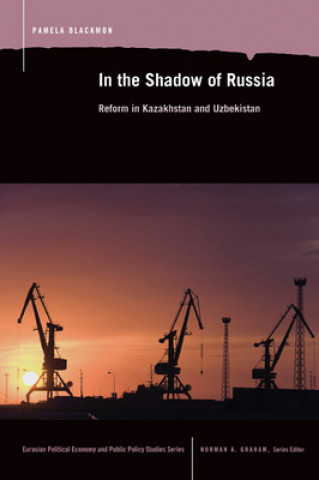Kniha In the Shadow of Russia Pamela Blackmon