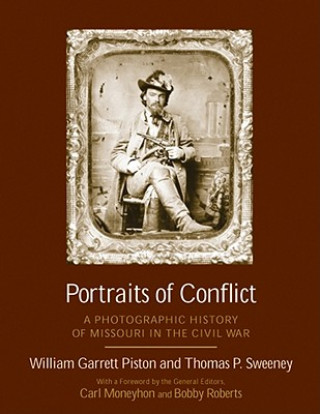 Knjiga Portraits of Conflict William Garrett Piston