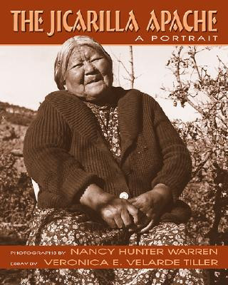 Knjiga Jicarilla Apache Veronica E. Velarde Tiller