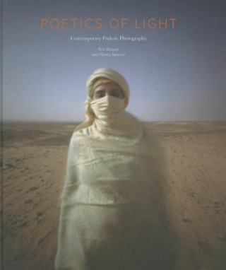 Knjiga Poetics of Light Joanna Turek