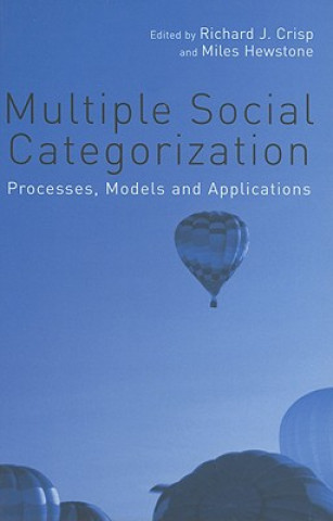 Knjiga Multiple Social Categorization Miles Hewstone