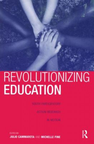 Könyv Revolutionizing Education 