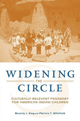 Carte Widening the Circle Patricia T. Whitfield