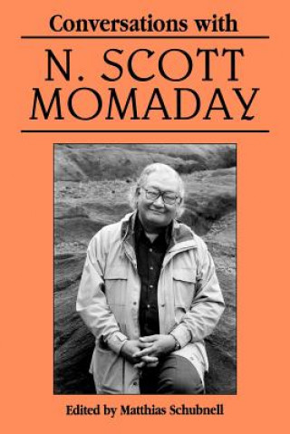 Könyv Conversations with N. Scott Momaday Natachee Scott Momaday