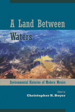 Libro Land Between Waters 