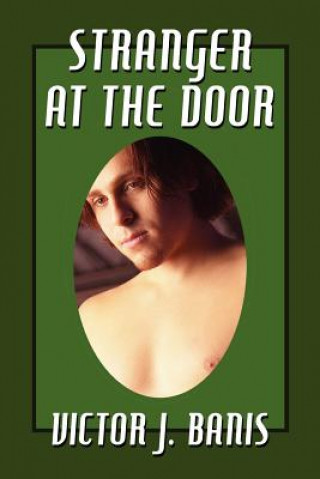 Libro Stranger at the Door Victor J. Banis