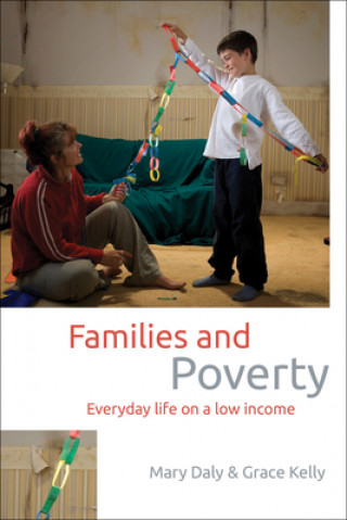 Livre Families and Poverty Mary Daly