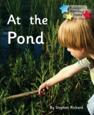 Kniha At the Pond Stephen Rickard