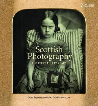 Книга Scottish Photography Sara Stevenson