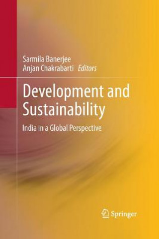 Könyv Development and Sustainability Sarmila Banerjee