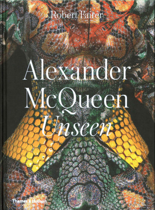 Книга Alexander McQueen: Unseen Robert Fairer