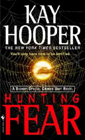 Книга Hunting Fear Kay Hooper