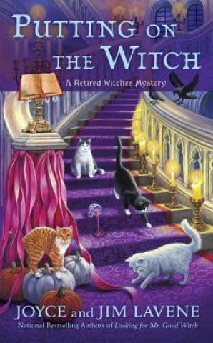 Book Putting on the Witch Joyce Lavene
