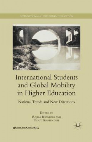 Książka International Students and Global Mobility in Higher Education Rajika Bhandari