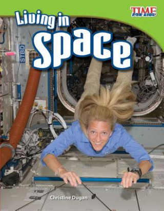 Carte Living in Space Christine Dugan