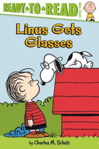 Kniha Linus Gets Glasses Charles M. Schulz