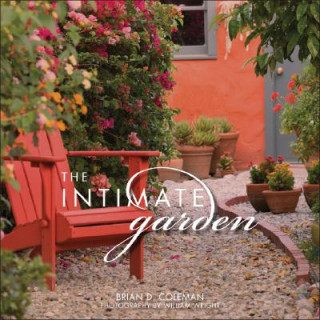 Kniha The Intimate Garden Brian D. Coleman
