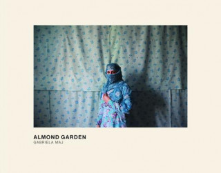 Книга Almond Garden Gabriela Maj