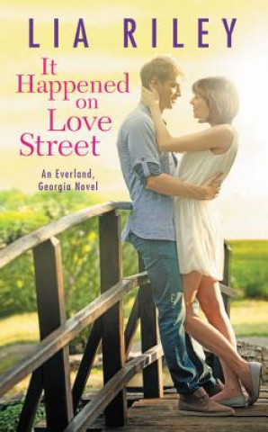 Könyv It Happened On Love Street Lia Riley