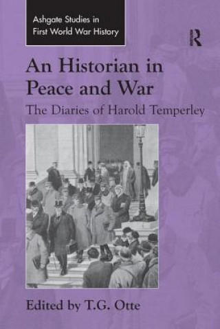Книга Historian in Peace and War 