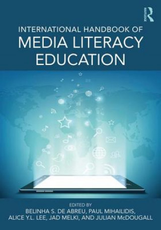 Könyv International Handbook of Media Literacy Education 