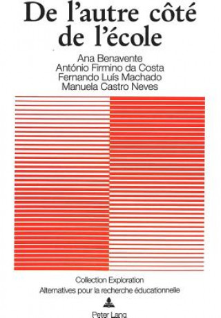 Kniha De l'autre cote de l'ecole Ana Benavente