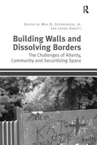 Carte Building Walls and Dissolving Borders 