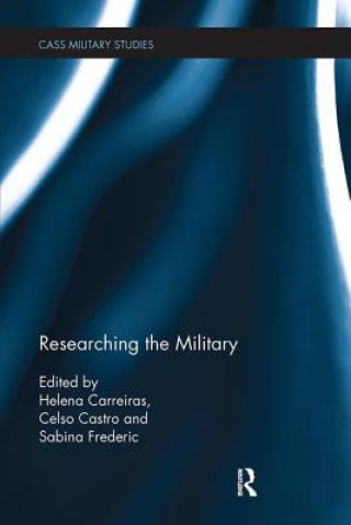 Книга Researching the Military 