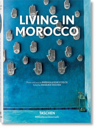 Könyv Living in Morocco Barbara Stoeltie