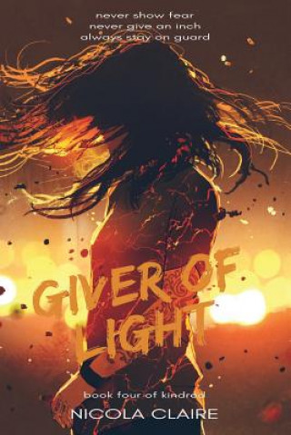 Książka GIVER OF LIGHT  KINDRED, BOOK 4 Nicola Claire